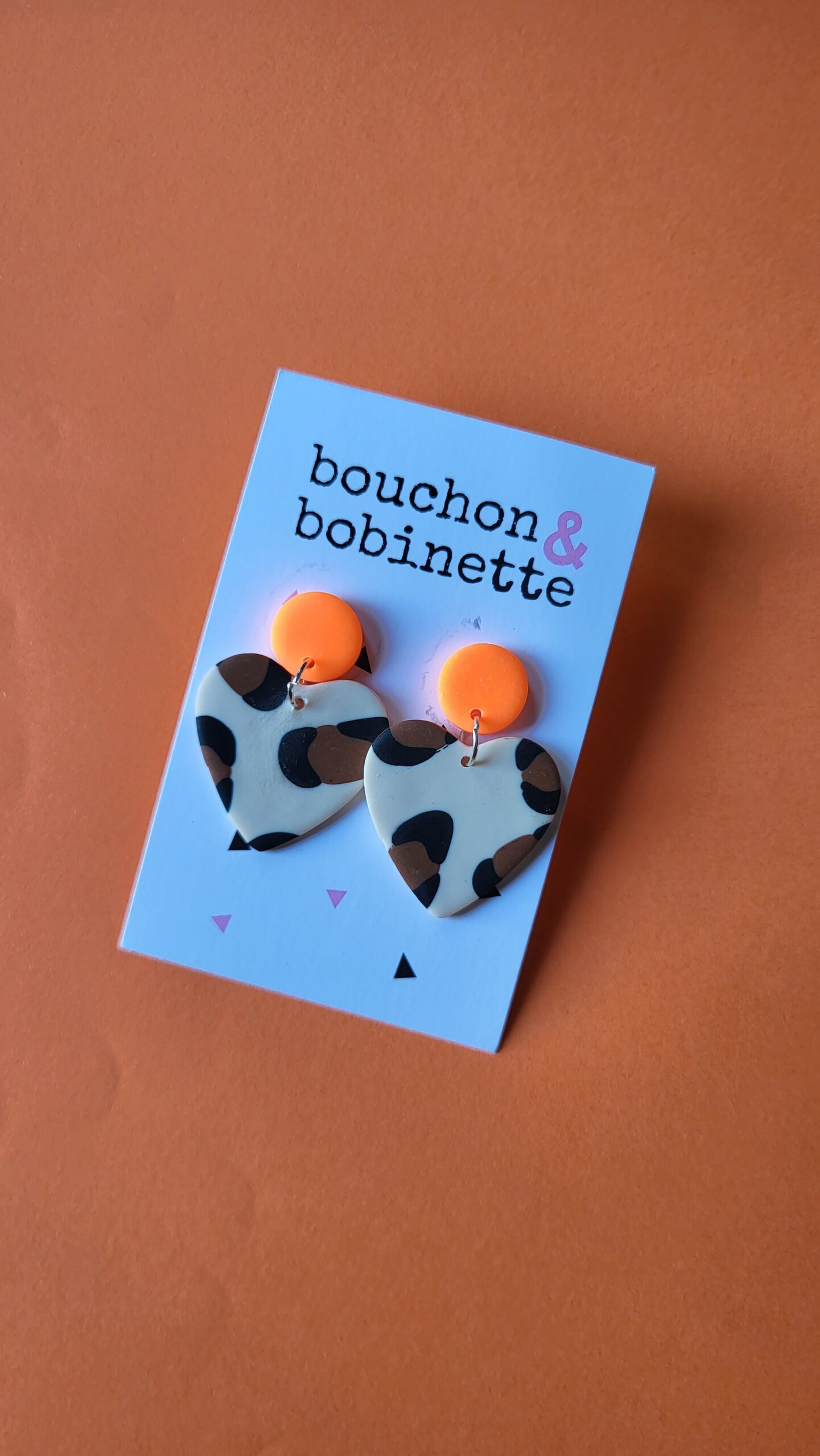 Boucles Coeur Léopard Fluo – Image 2