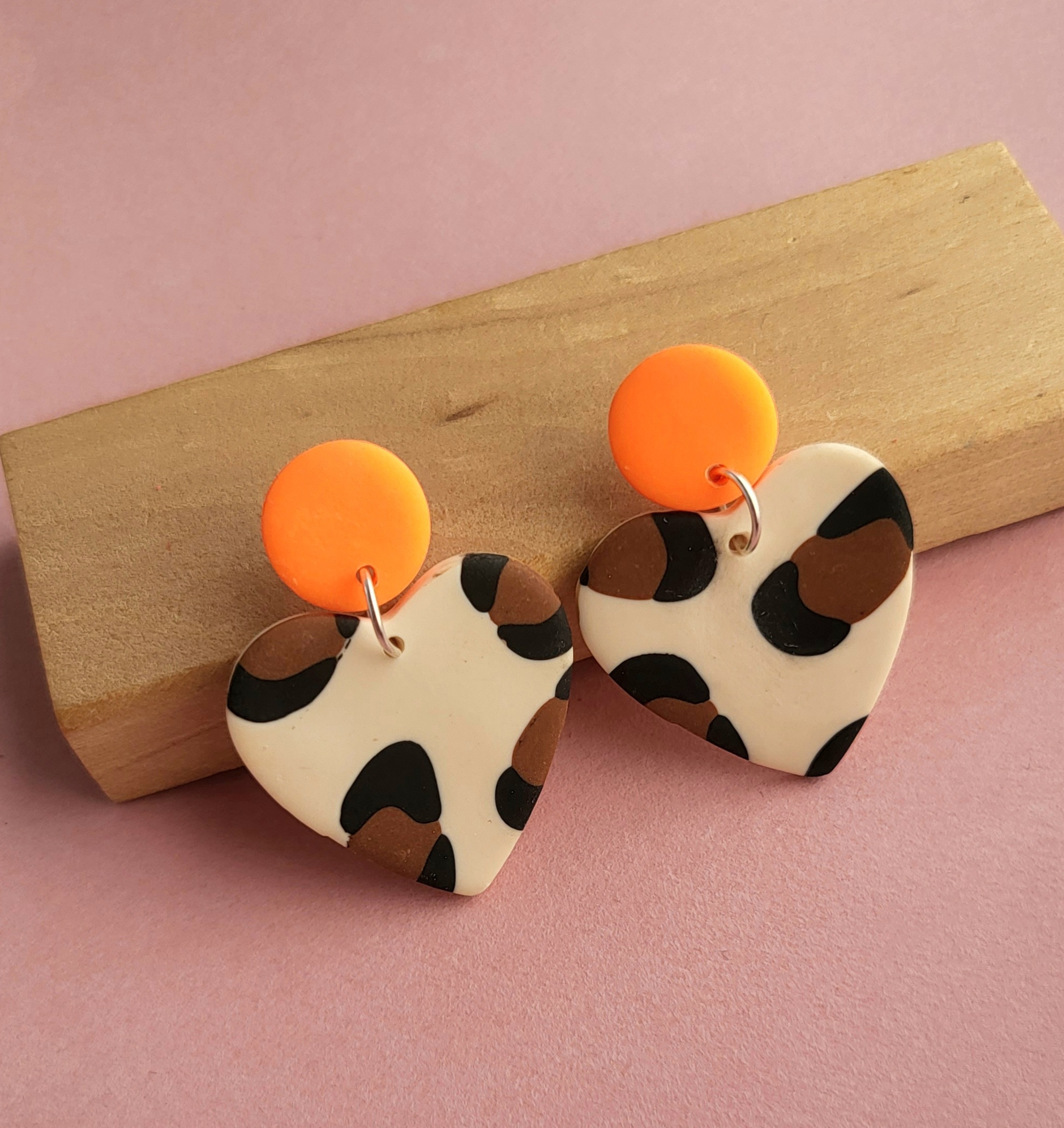 Boucles Coeur Léopard Fluo