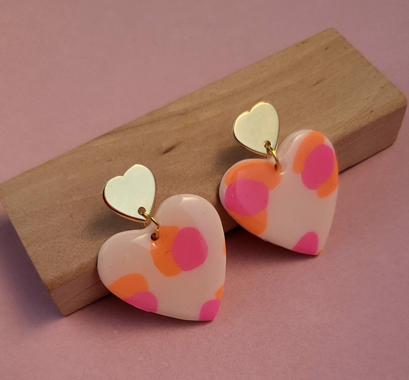 Boucles coeur fluo